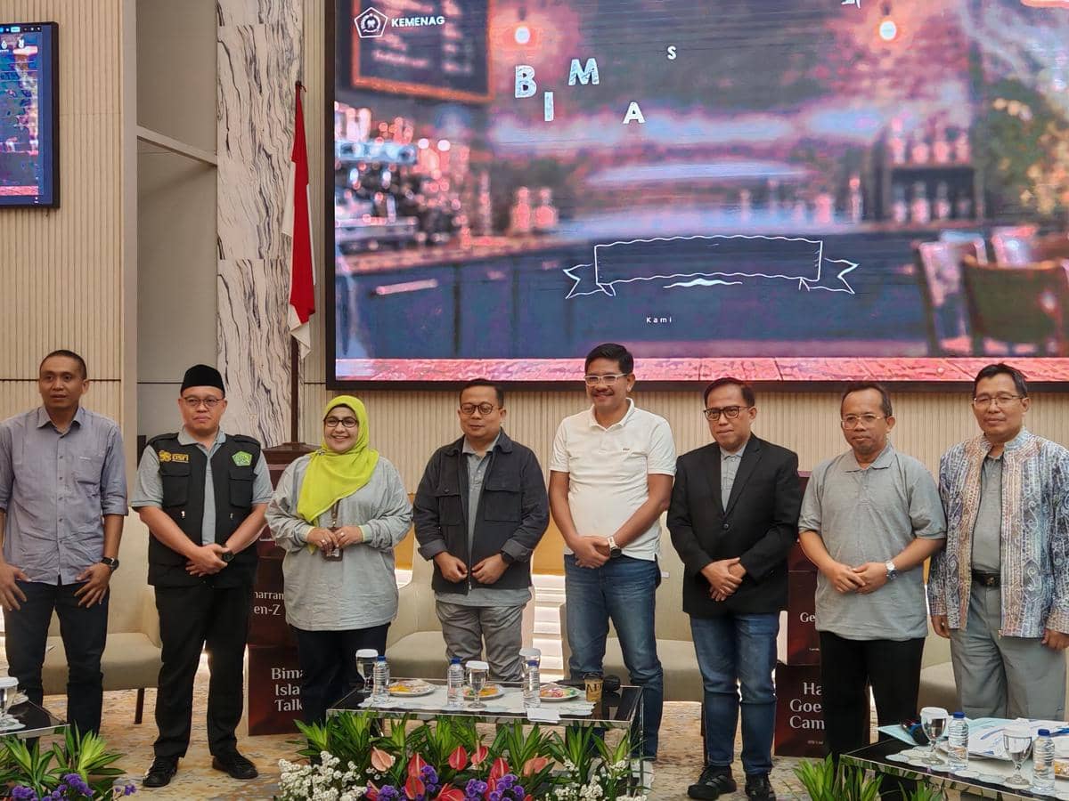 Direktur Jenderal Bimas Islam Kemenag, Abu Rokhmad (kaus polo putih) (IDN Times/Ilman Nafi'an)
