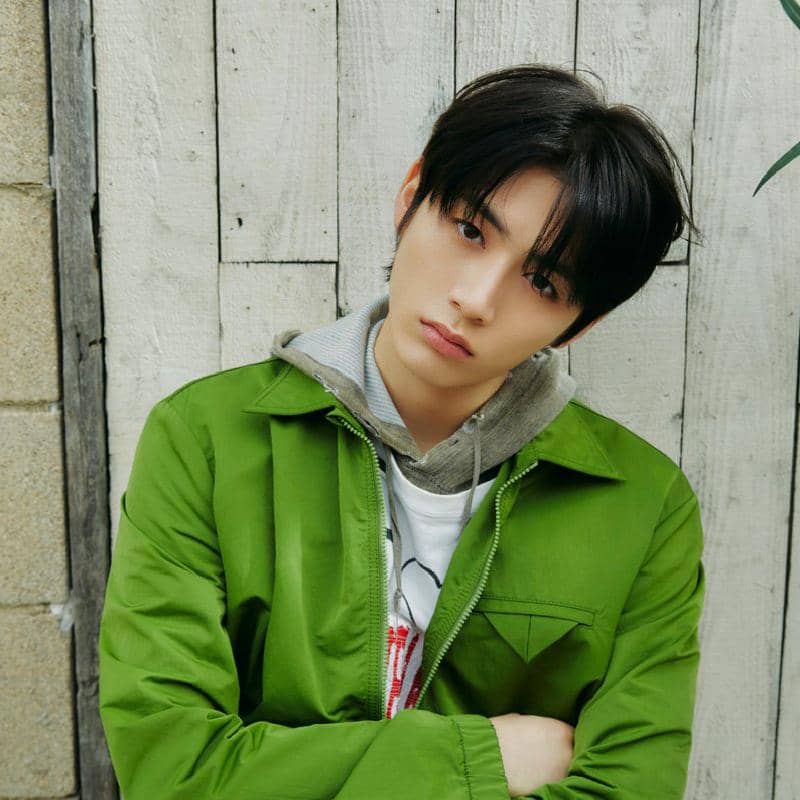 Taesan BOYNEXTDOOR sangat positif saat membahas sosok adik laki-lakinya yang jauh lebih tinggi darinya