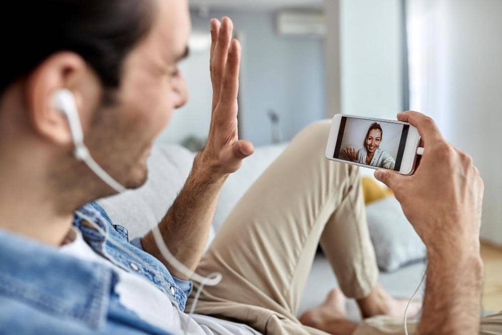 Ingin Hubungan LDR Langgeng? Terapkan 5 Cara Menjaga Kesetiaan Ini