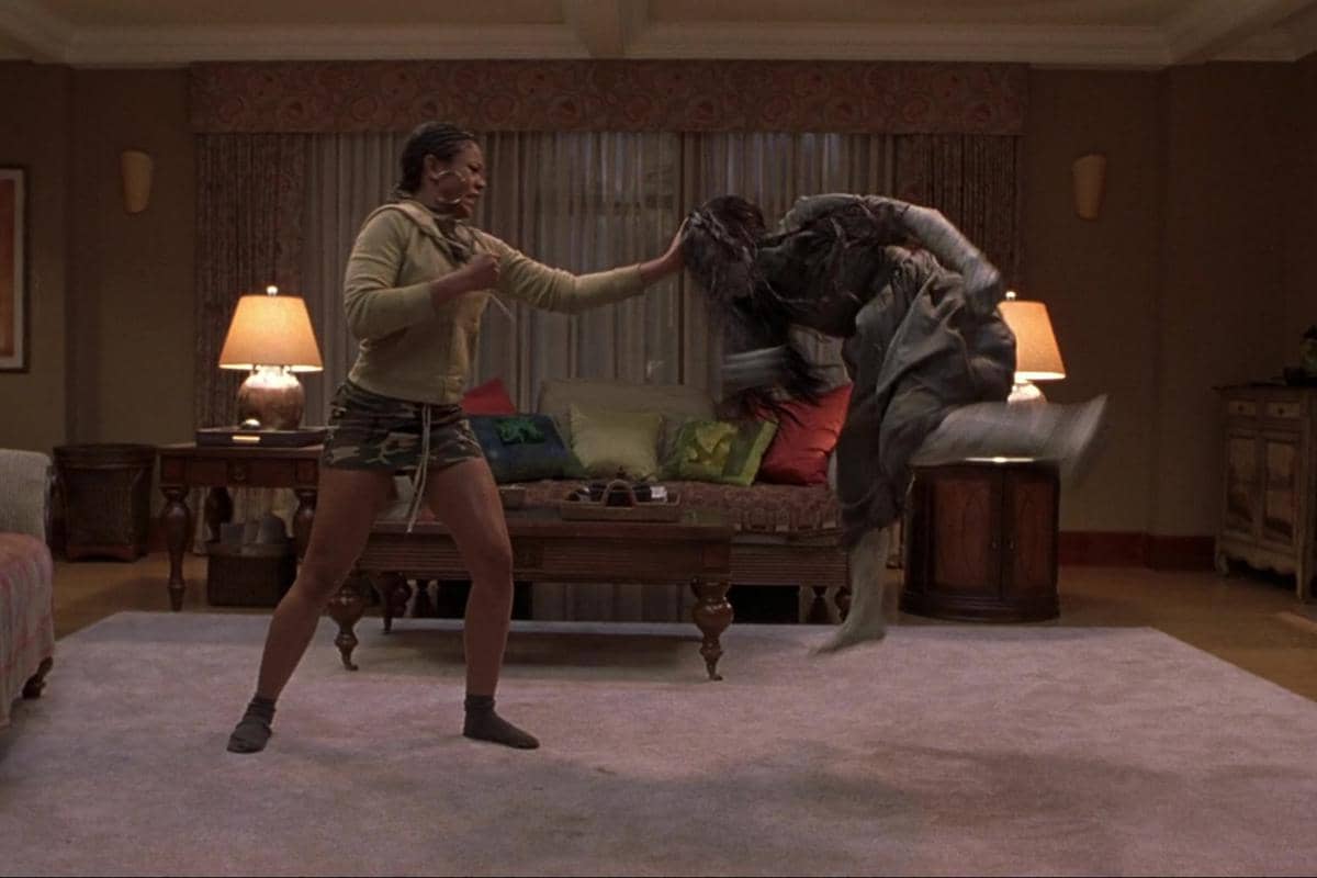 adegan dalam film Scary Movie 3
