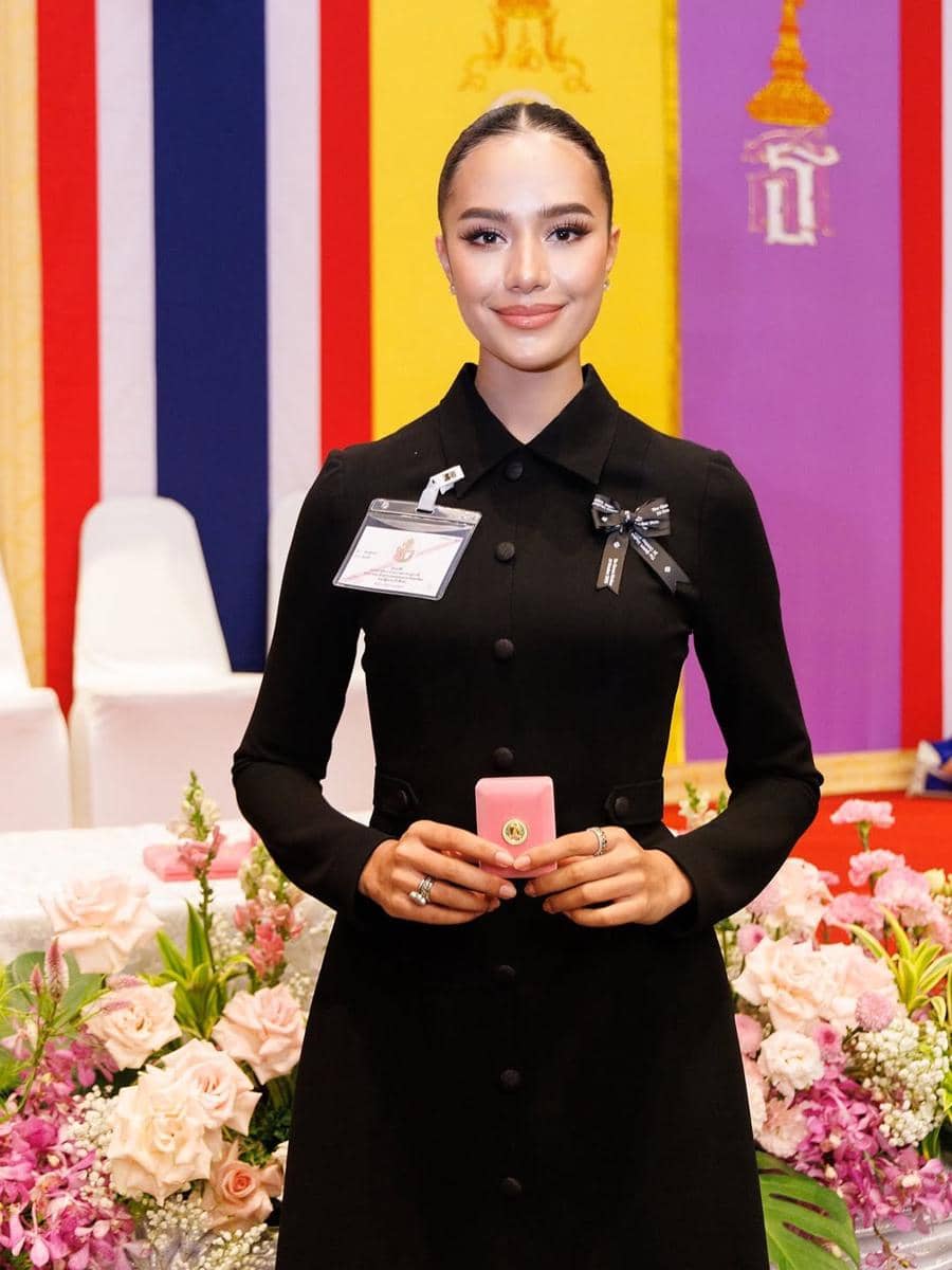 Potret Miss World 2025 Terima Penghargaan dari Kerajaan Thailand
