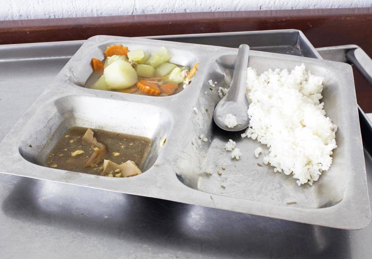 ilustrasi lunch tray