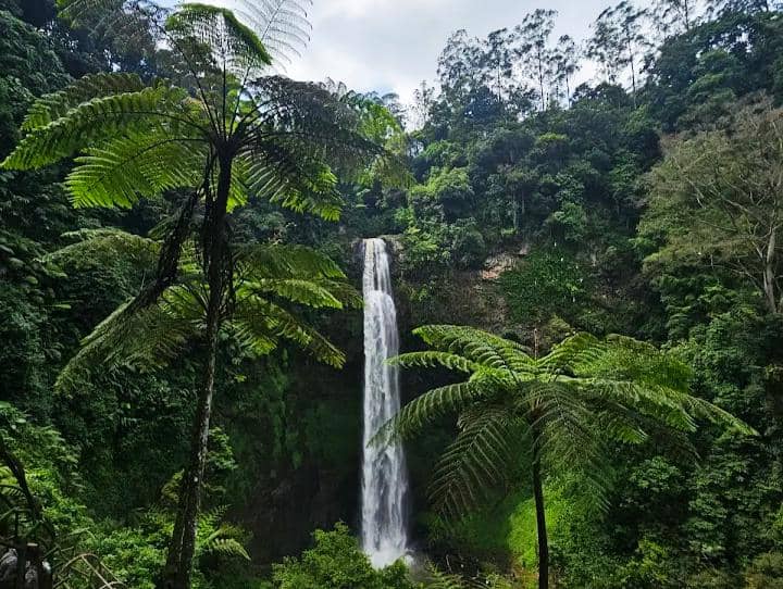 Air Terjun Pelangi atau Curug Cimahi