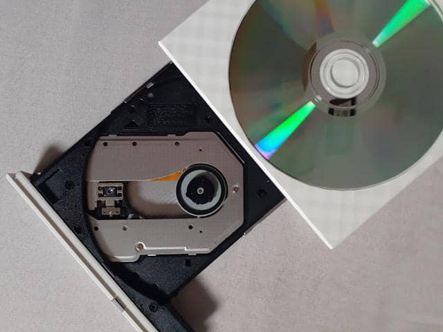 ilustrasi CD Player