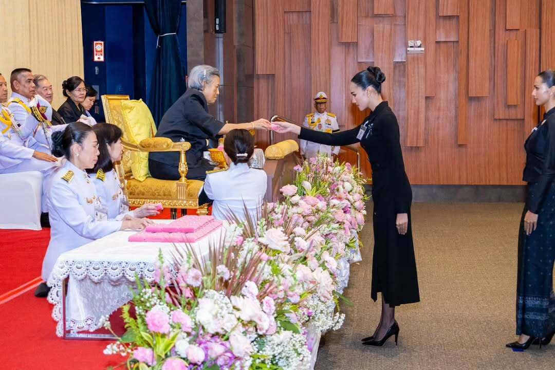 Potret Miss World 2025 Terima Penghargaan dari Kerajaan Thailand