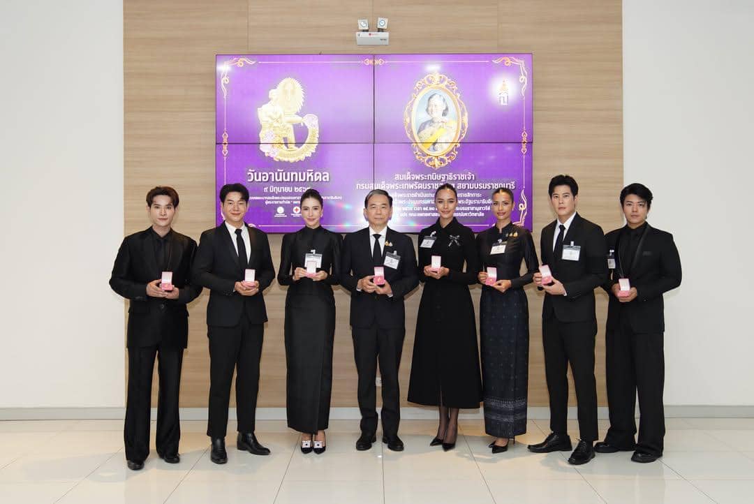 Potret Miss World 2025 Terima Penghargaan dari Kerajaan Thailand