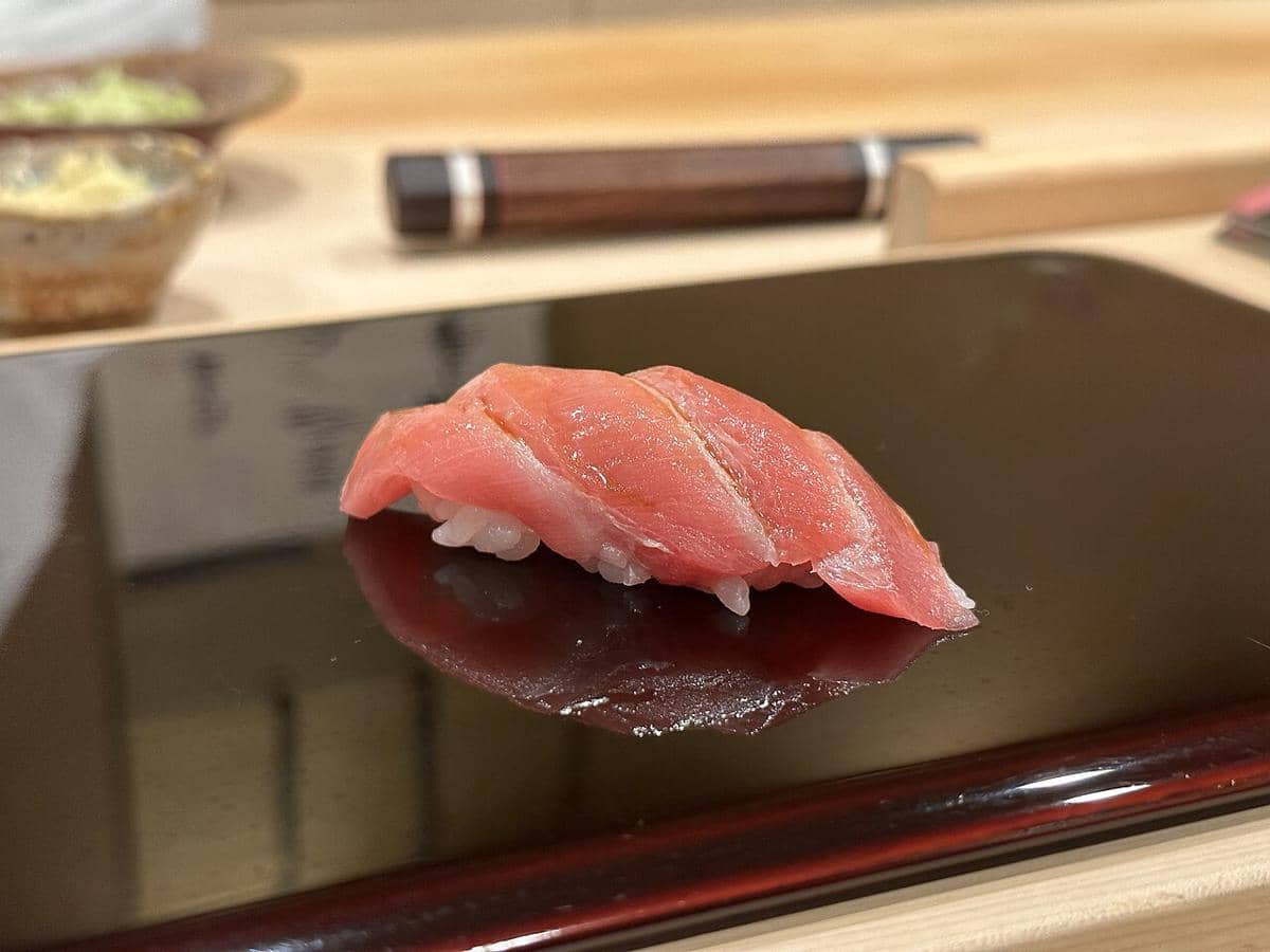 ilustrasi otoro sushi