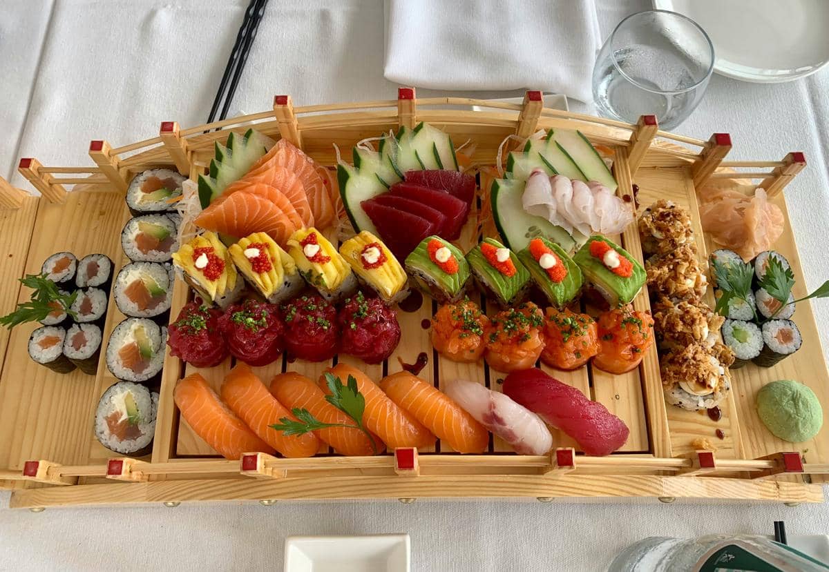 Benarkah Orang Jepang Hanya Makan Sushi saat Berhemat?