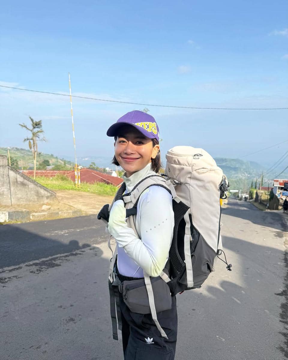 Farida Nurhan saat bersiap mendaki Gunung Lawu