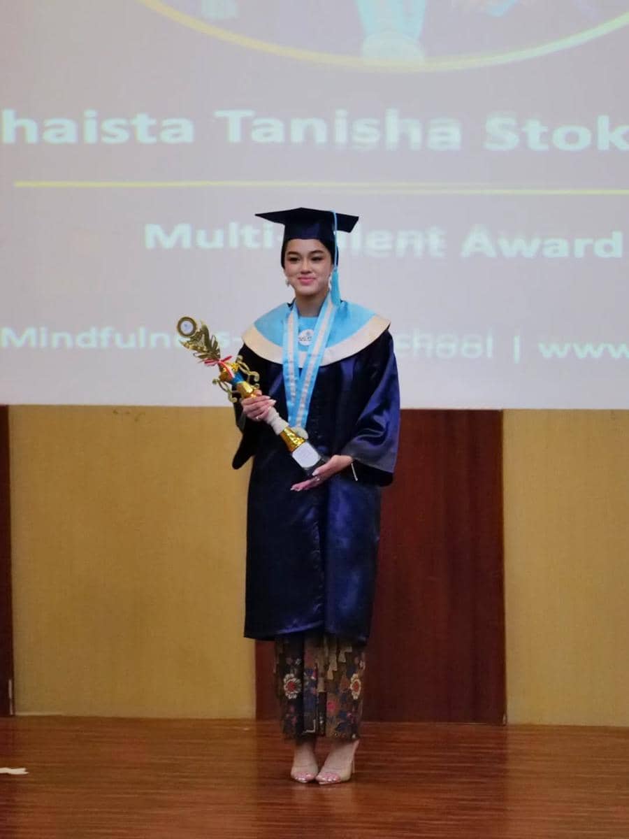 Anak Rionaldo Stockhorst lulus SMA