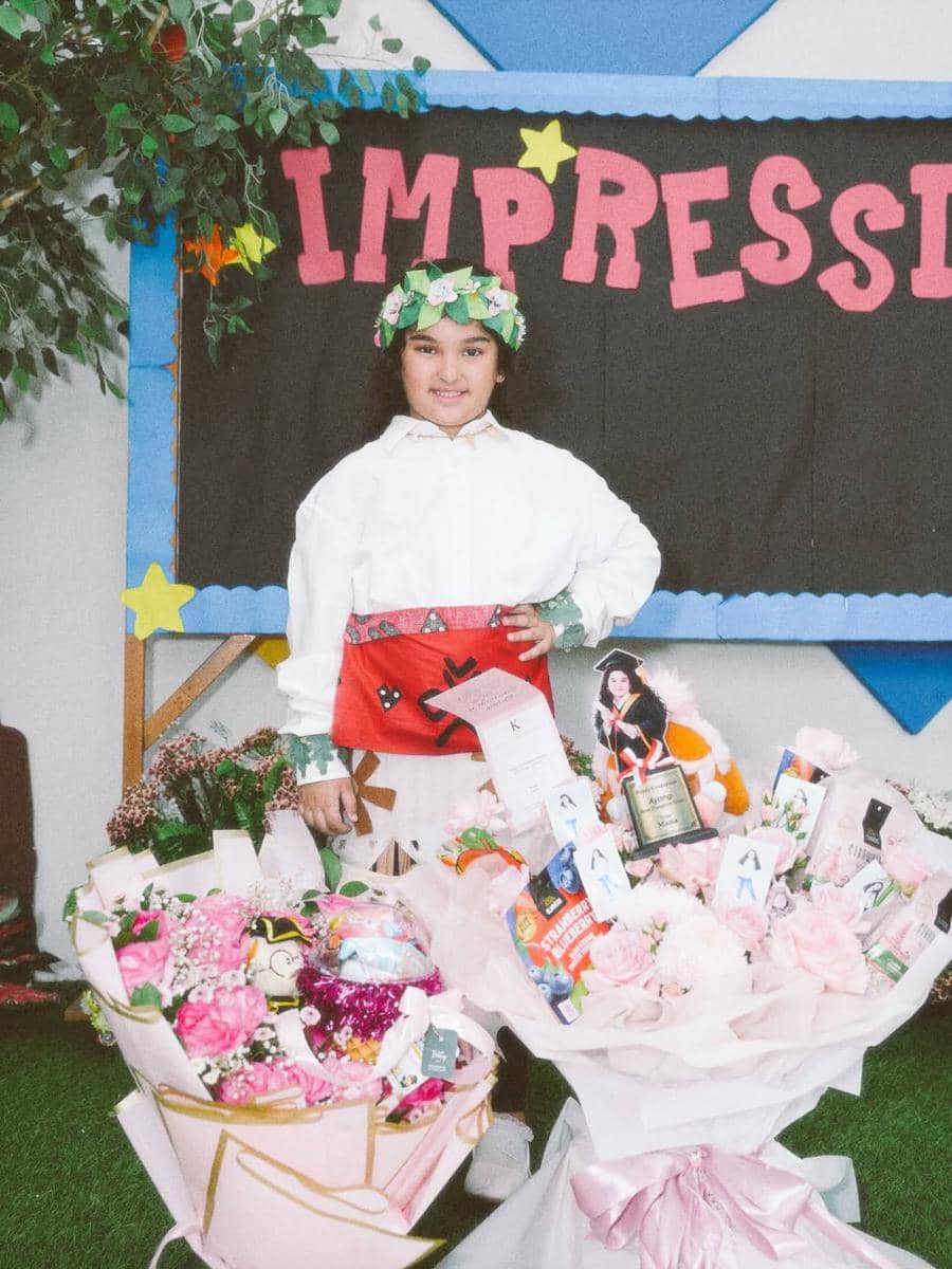 Tasya Farasya hadir di acara kelulusan Maryam