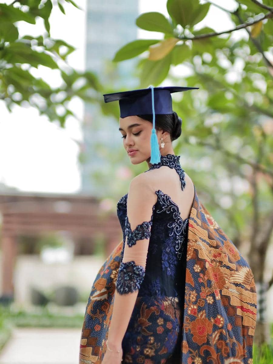 Anak Rionaldo Stockhorst lulus SMA