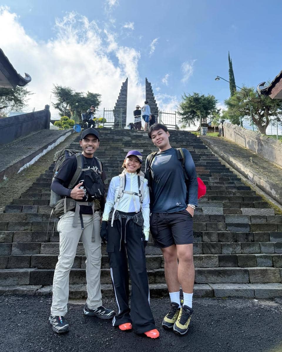 Farida Nurhan saat bersiap mendaki Gunung Lawu