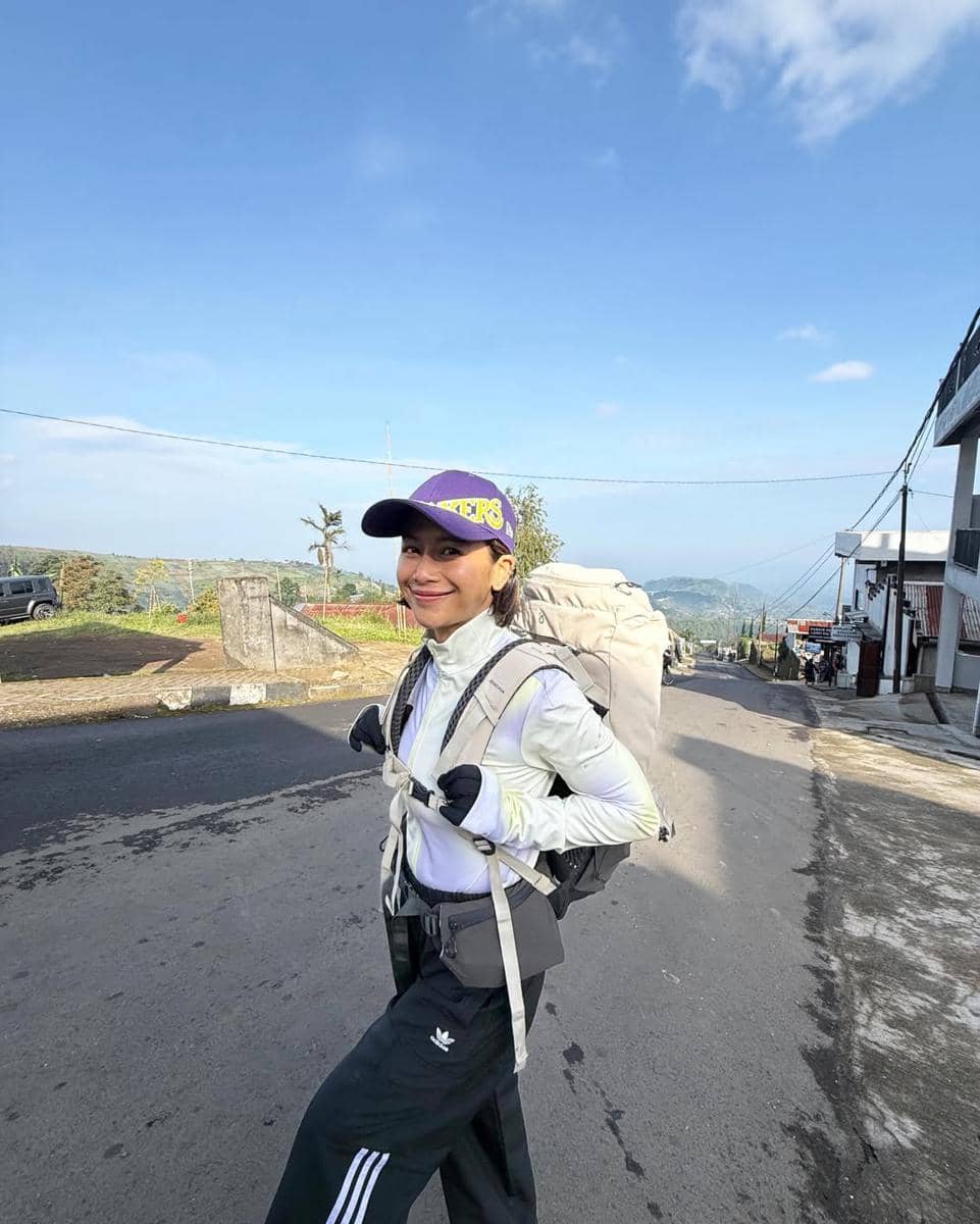Farida Nurhan saat bersiap mendaki Gunung Lawu