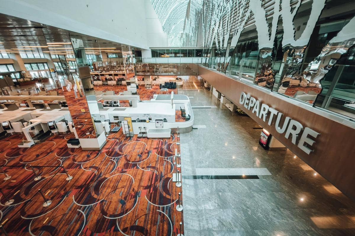 Aula Keberangkatan Bandara Changi Singapura.
