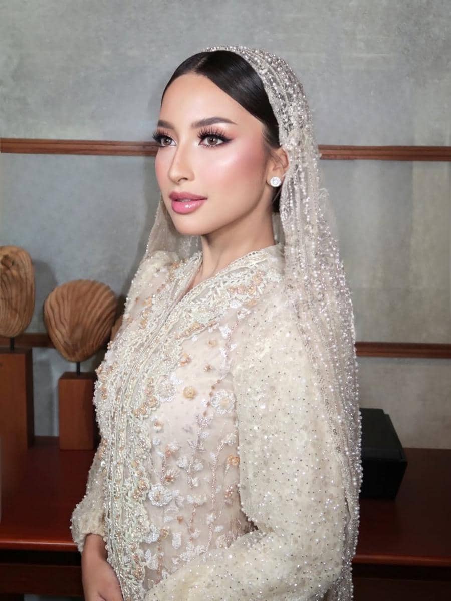 Complexion dan lippies Jennifer Coppen di pengajian