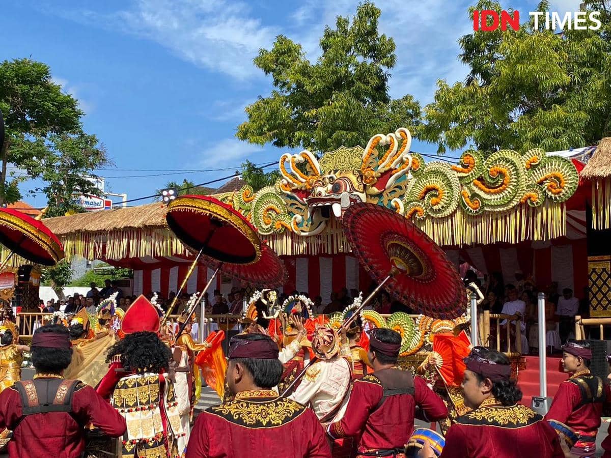 Ribuan Seniman Membuka Pawai Pesta Kesenian Bali 2026