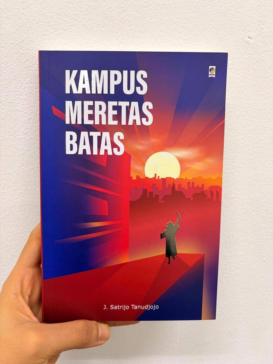 Cover buku Kampus Meretas Batas (dok. Ina Sanjaya)