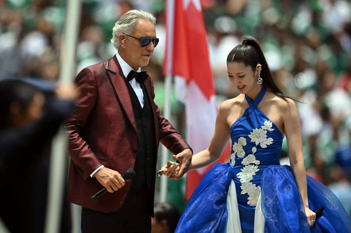 Penampilan Ejae bareng Andrea Bocelli di Opening Piala Dunia 2026 Meksiko