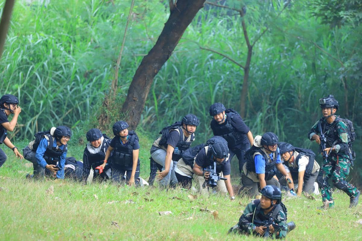 Kala Jurnalis Hirup Aroma Medan Tempur, Degup Jantung-Peluru Bersautan