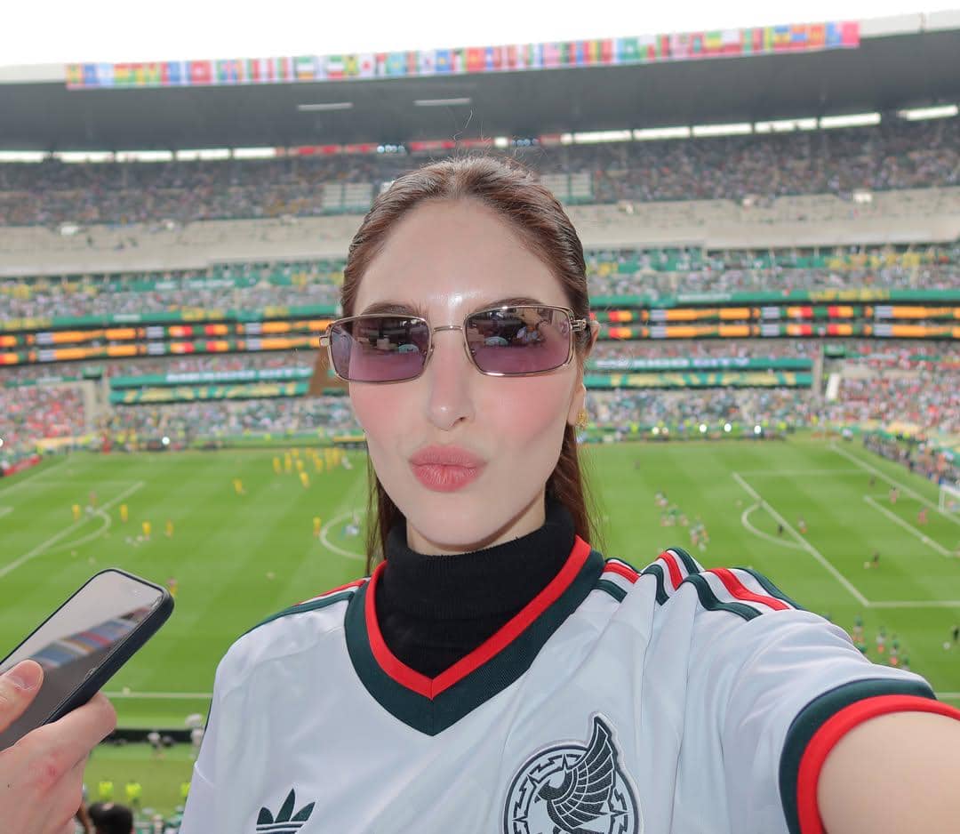 Potret Stephany Abasali Saat Nonton Pembukaan Piala Dunia 2026