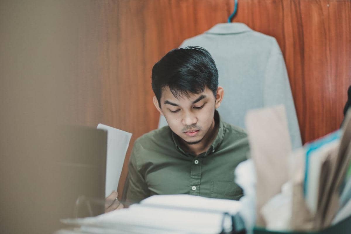 karyawan muda