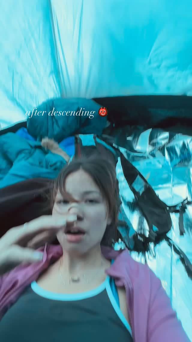 Bella Graceva mendaki Gunung Sumbing