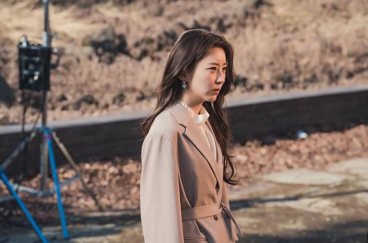 still cut drama Love in Sync