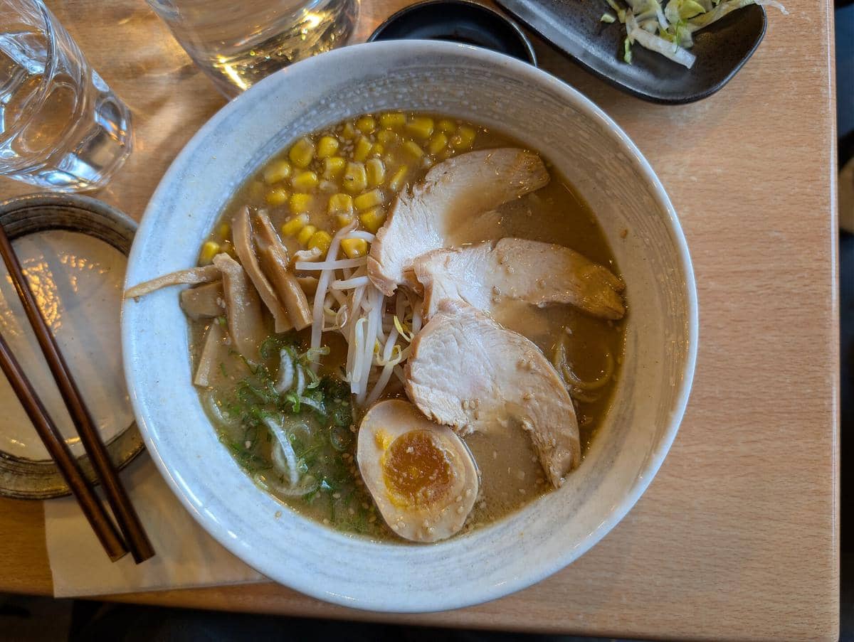 ilustrasi miso ramen