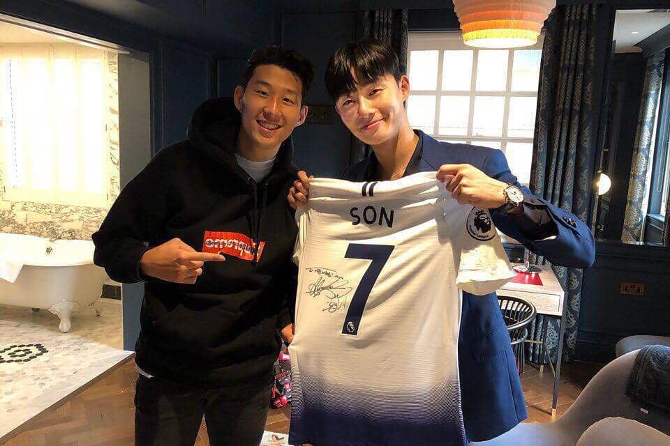 4 Aktor Korea Ini Berteman dengan Pemain Sepak Bola, Ada Park Seo Joon