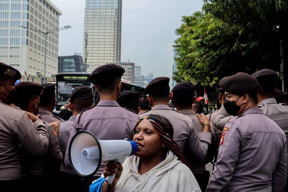 Apa yang Terjadi jika Tidak Ada yang Berani Mengkritik Pemerintah?