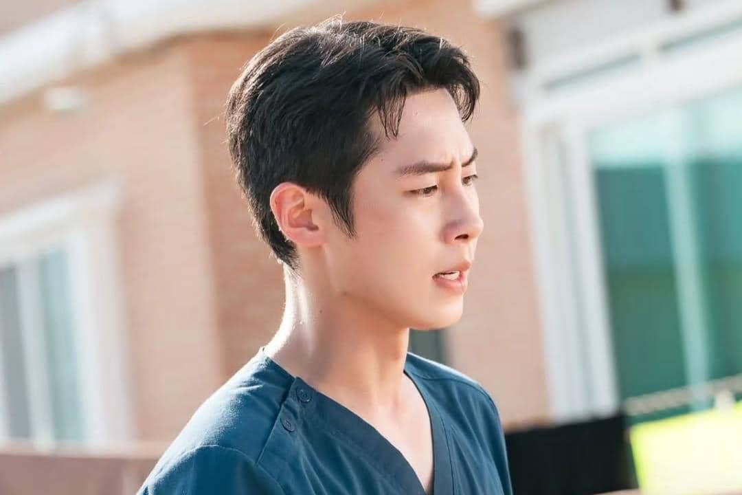 Still cut drama Doctor On The Edge.