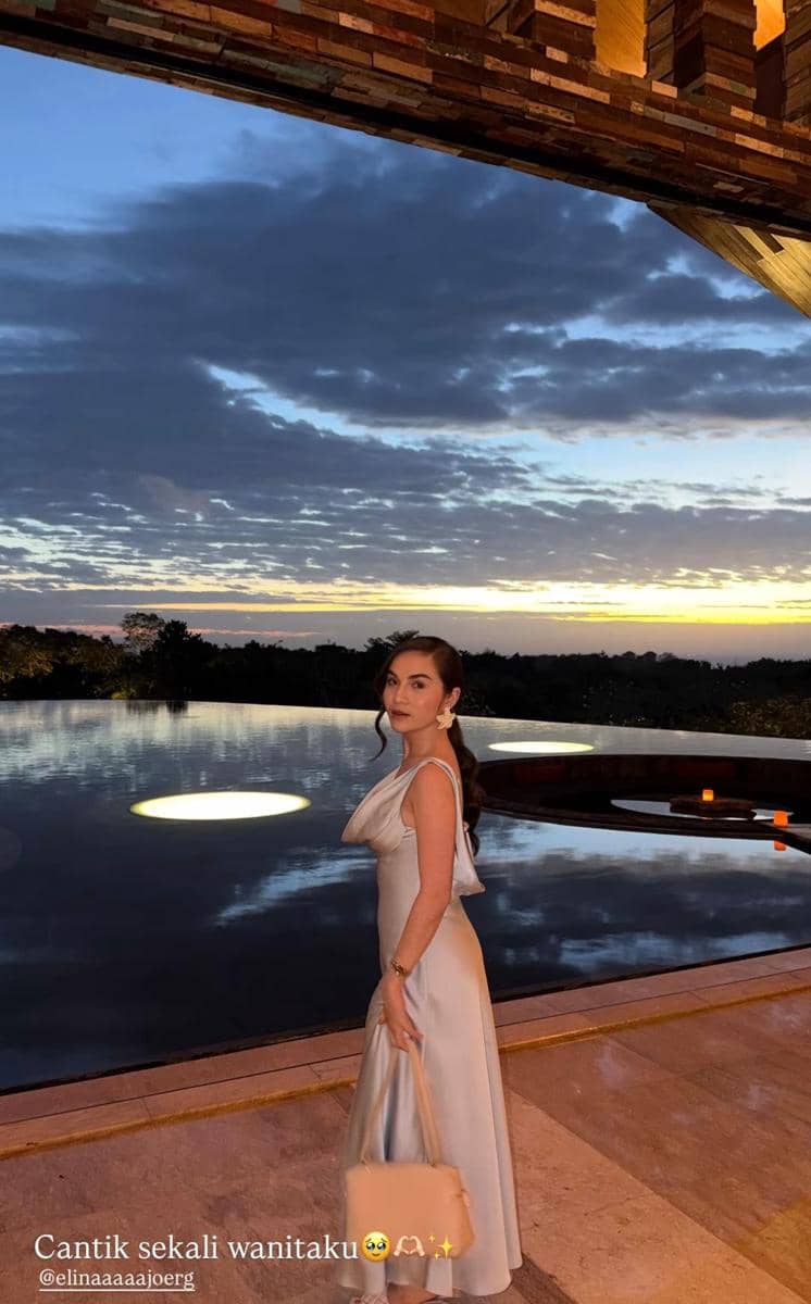 gaya seleb di acara intimate dinner pernikahan Jennifer Coppen dan Justin Hubner