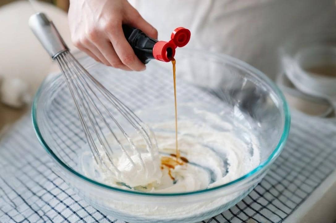 5 Perbedaan Pewarna Makanan, Essence, dan Pasta saat Bikin Kue