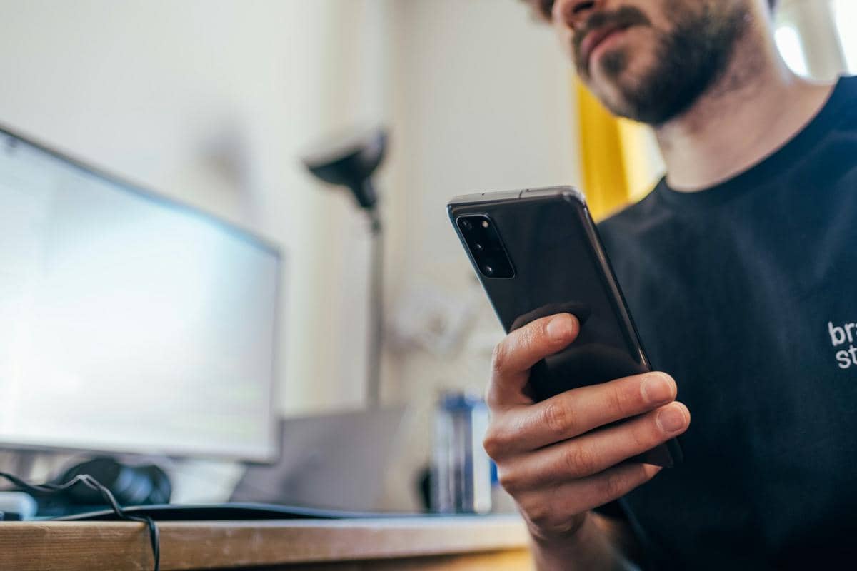 4 Perangkat atau Aksesori Kantor yang Bisa Digantikan oleh HP Android