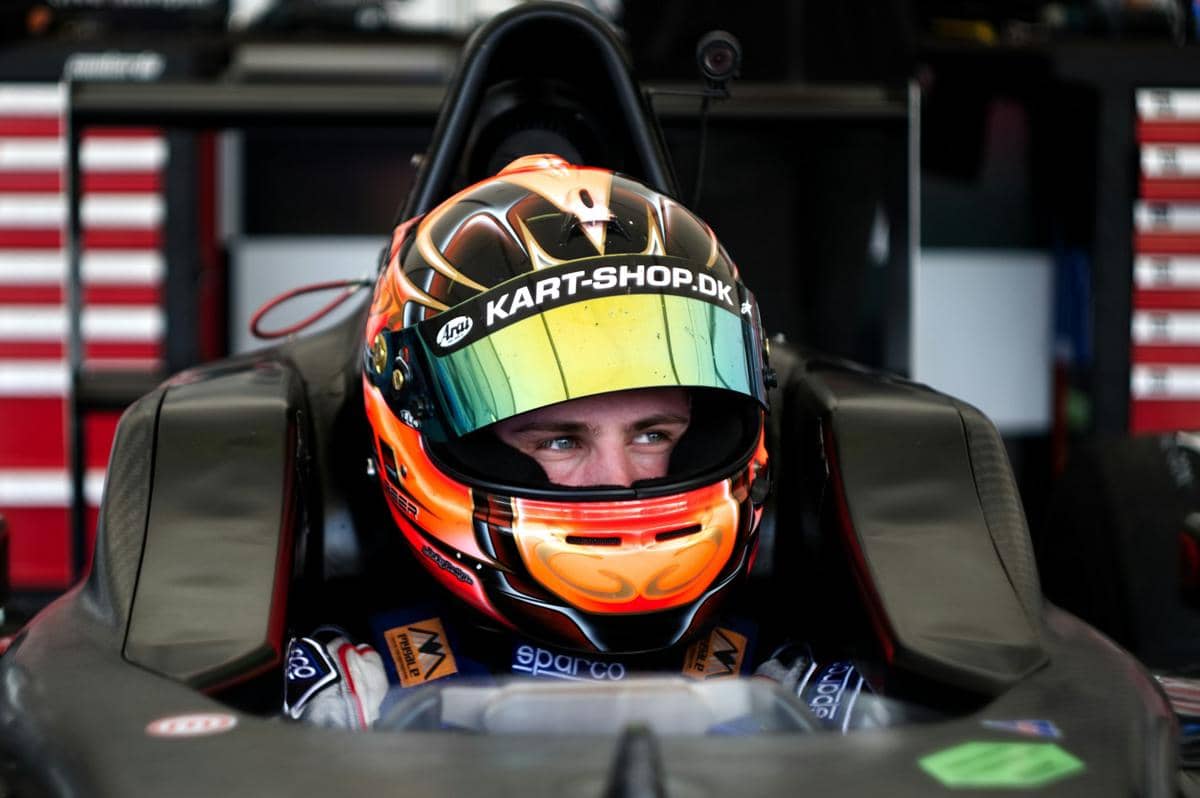 4 Perbedaan Helm MotoGP dan F1, Bentuk hingga Fitur