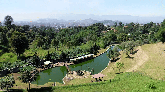 Potret suasana di Alam Wisata Cimahi Resort 