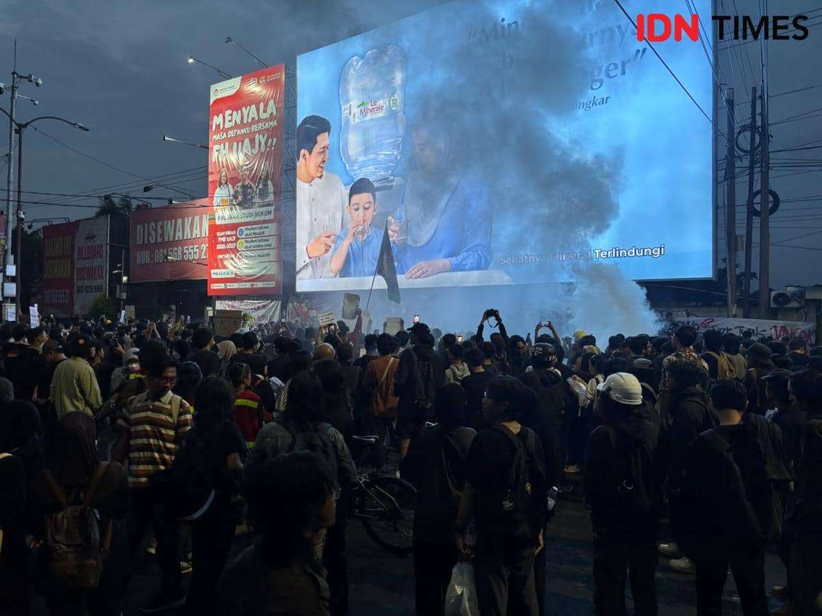 Aksi Rakyat Memanggil di Pertigaan Gejayan, Sleman, Sabtu (13/6/2026). (IDN Times/Herlambang Jati Kusumo)