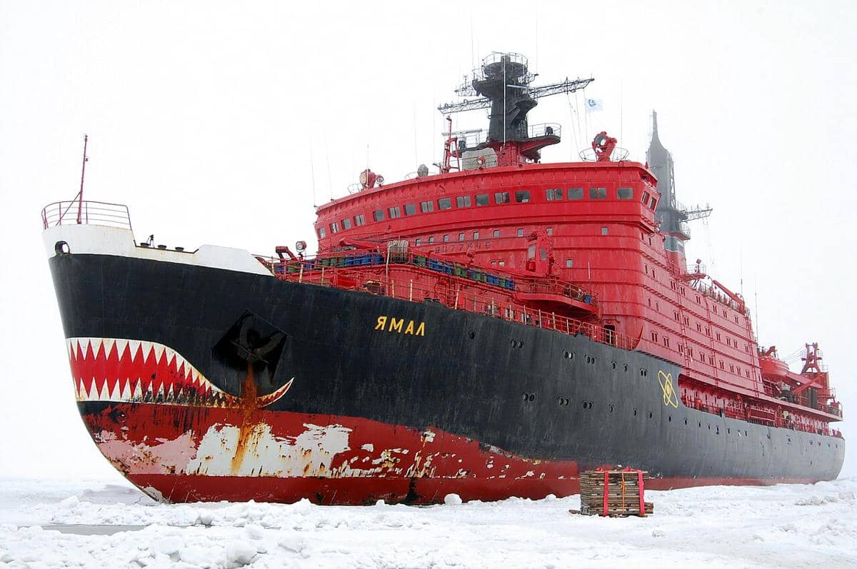 potret kapalpotret kapal pemecah es (icebreaker) bertenaga nuklir milik Rusia dari kelas Arktik, Yamal pemecah es (icebreaker) bertenaga nuklir milik Rusia, Yamal 