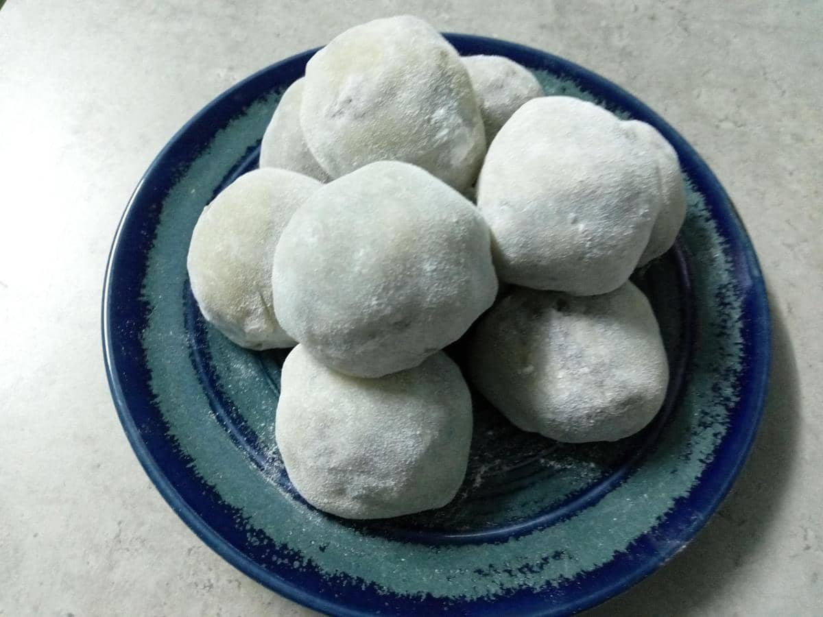 Resep Mochi Pisang Cokelat, Camilan Kenyal dengan Isian Lumer
