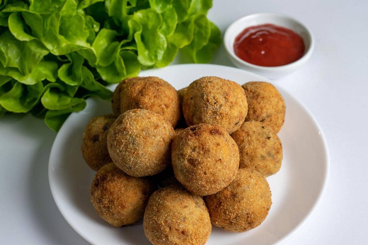 Resep Bola-bola Ubi Goreng Abon Sapi, Praktis untuk Teman Begadang