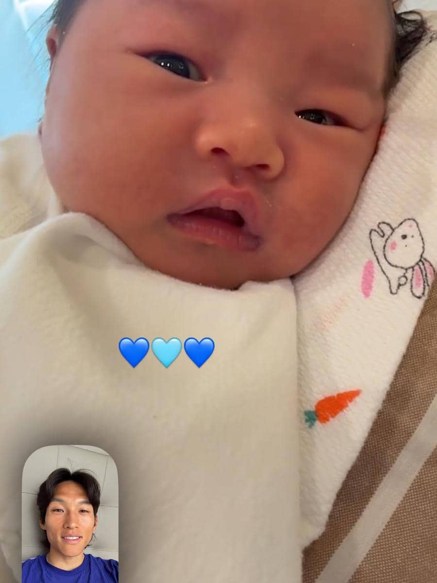 tangkapan layar saat Kim Seung Gyu video call dengan putrinya