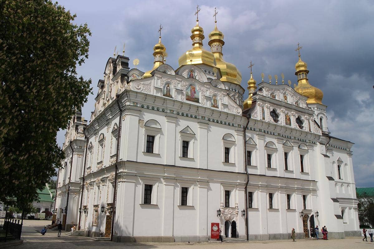 Diserang Rusia, Biara Bersejarah Ukraina Usia 975 Tahun Rusak Parah
