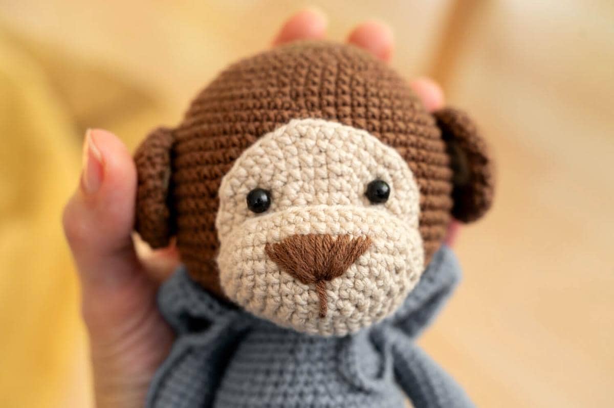 ilustrasi boneka rajut, crochet, kerajinan tangan, industri kreatif