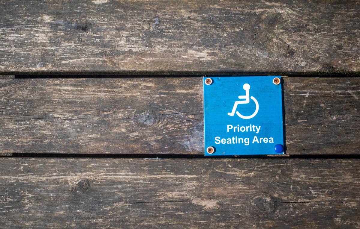 Akses prioritas untuk penyandang disabilitas.