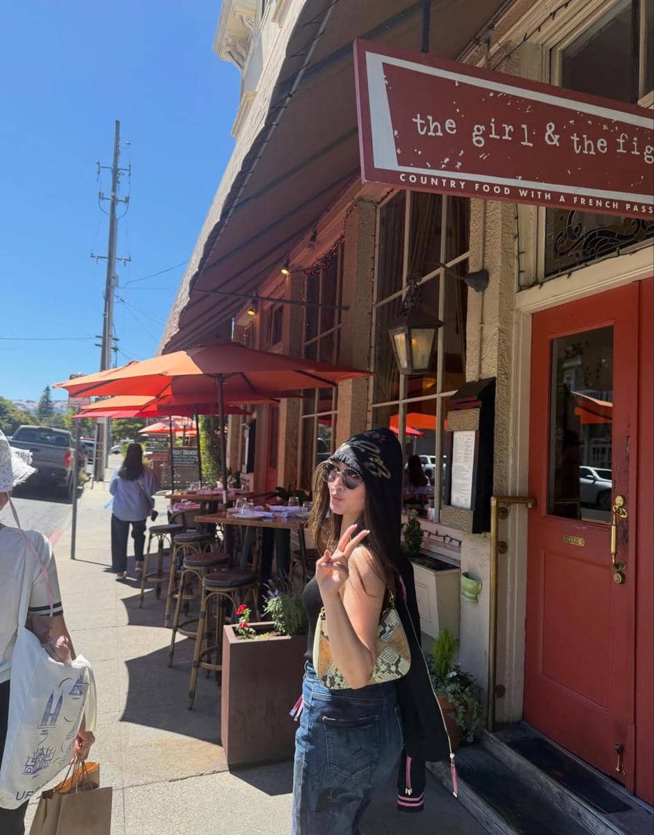 Natasha Wilona jalan-jalan di kebun anggur Napa Valley