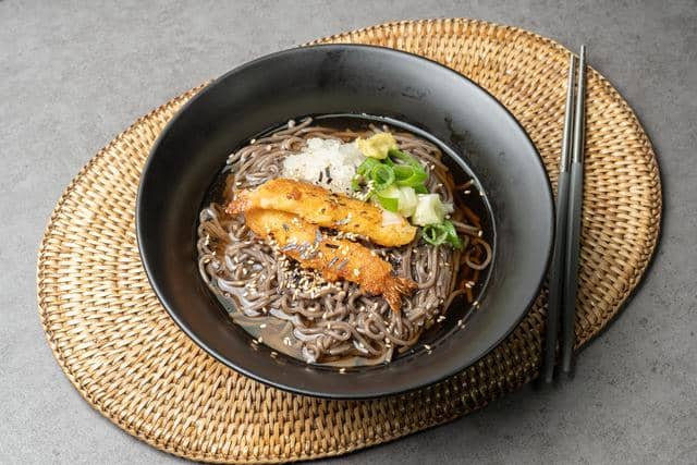 8 Makanan Berkuah Pendamping Shrimp Tempura, Bikin Kenyang!