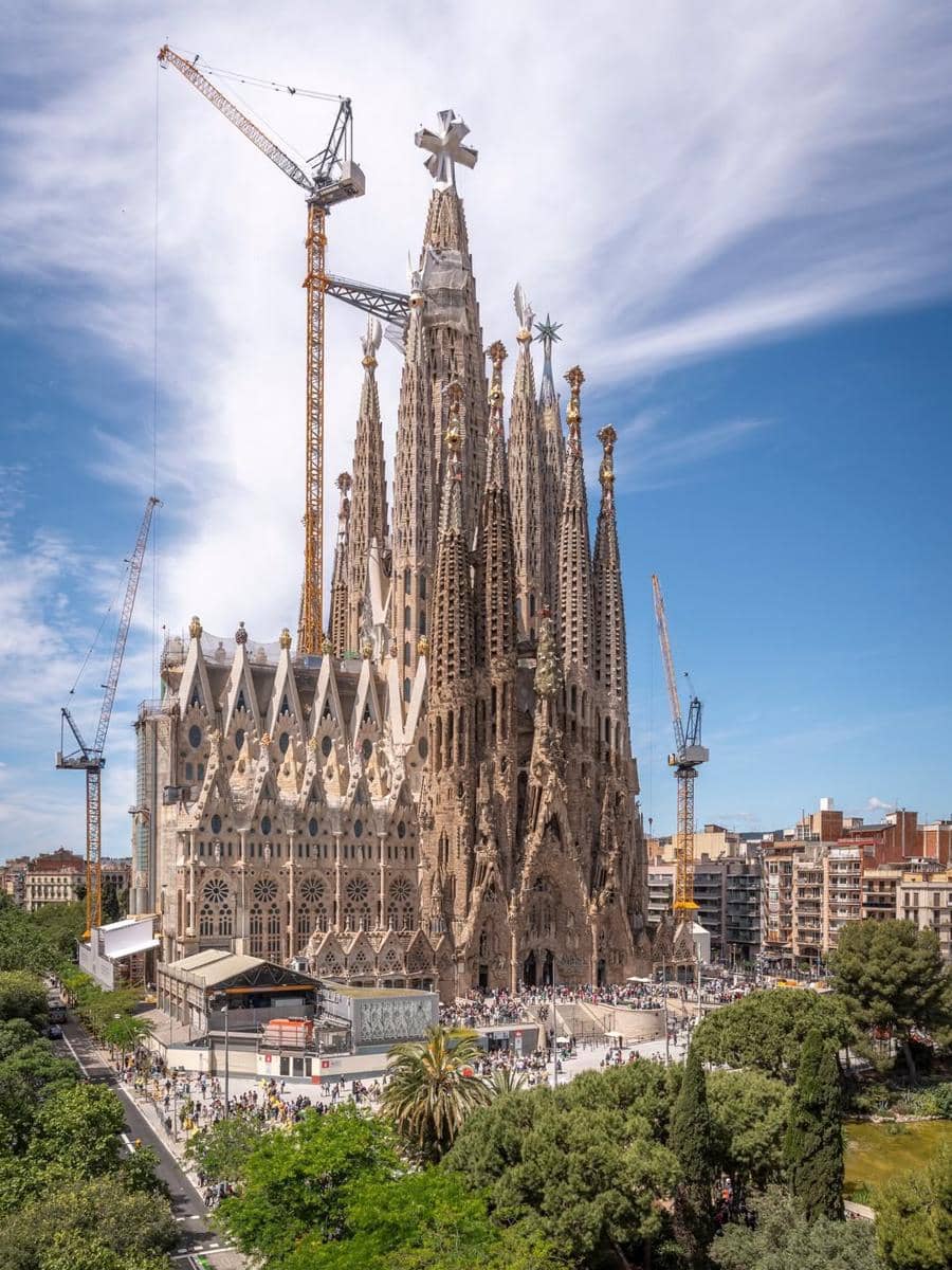 pembangunan Basilika Sagrada Familia