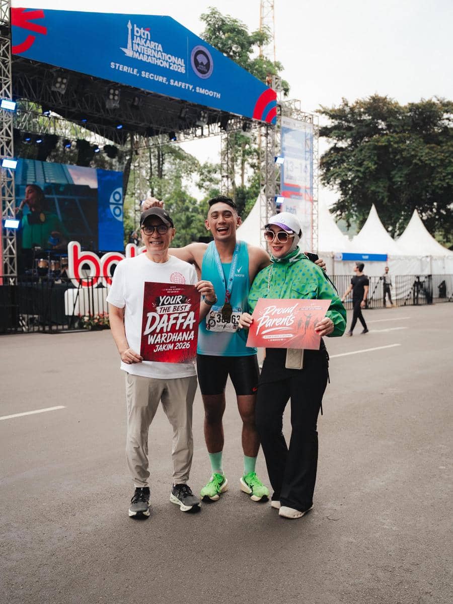 gaya artis di BTN Jakarta International Marathon