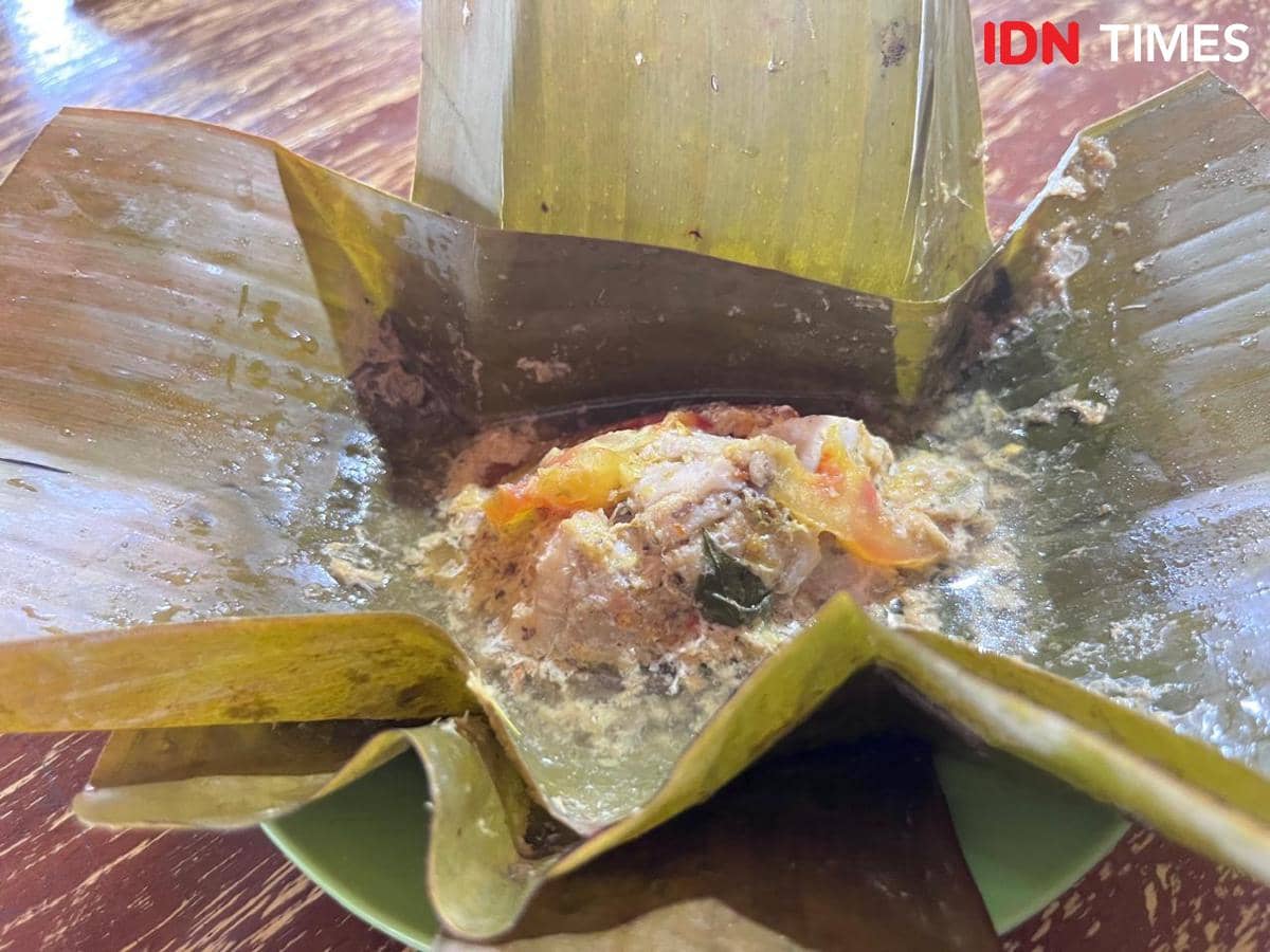 Potret tum ayam khas Bali